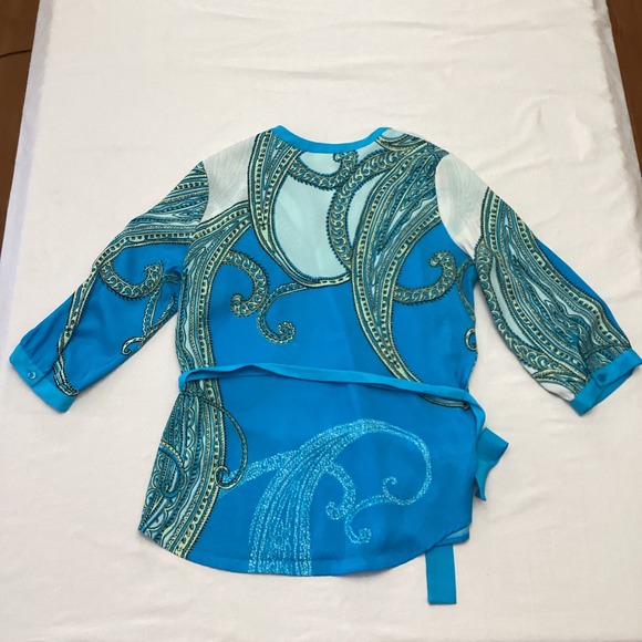 New York & Company Blue Paisley 3/4 Sleeve Belted V-Neck Blouse Size M - Picture 9 of 9